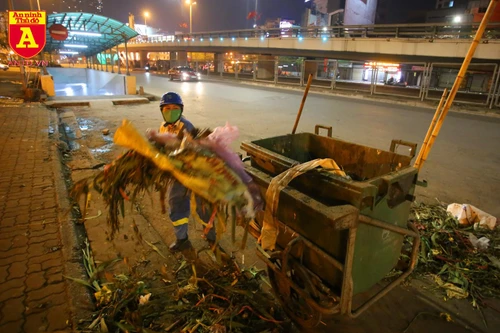 Đêm giao thừa của những công nhân môi trường