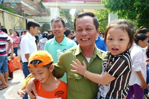 Cuộc sống mới bắt đầu từ những nụ cười và nước mắt