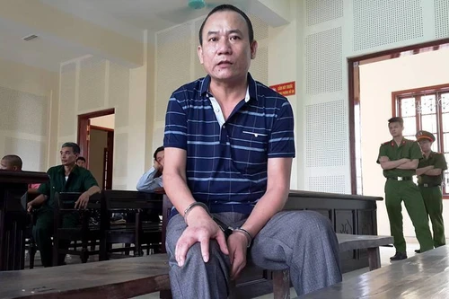 Lĩnh án 13 năm tù vì đâm chết thợ xây làm sai thiết kế