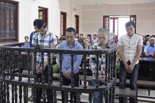 Gây ra cái chết cho thiếu nữ trẻ, nhóm trai làng lĩnh án