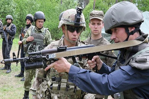 9 lính Mỹ bị giữ tại Vienna do mang vũ khí trái phép tới Ukraine