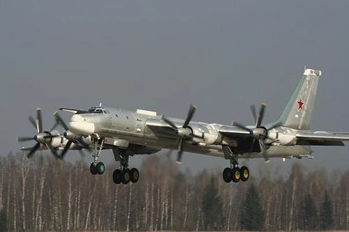 Máy bay ném bom chiến lược Tu-95 của Nga rơi tại Siberia