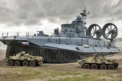 Nga cung cấp cho Trung Quốc các tàu đệm khí Zubr đặt mua tại Ukraine