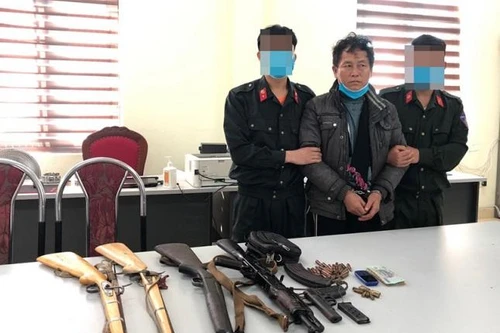 Đối tượng truy nã đặc biệt nguy hiểm "thủ" nhiều súng đạn vừa bị bắt 