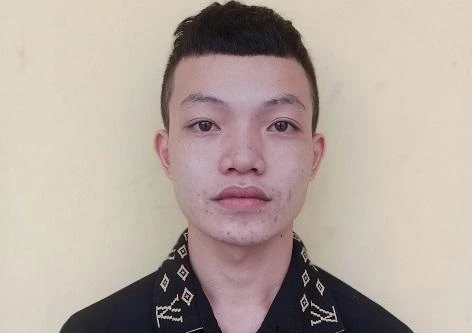 Khống chế, bắt giữ trái pháp luật bạn gái