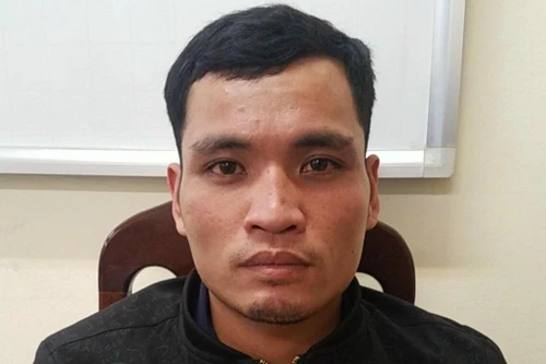 Những viên nén màu xanh trong túi quần gã trai điều khiển xe Honda Airblade 