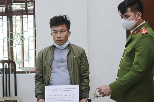 Bắt giữ kẻ vận chuyển 21 bánh heroin 