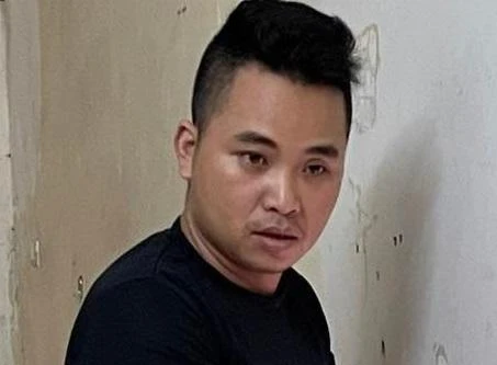 Bị vây bắt, tên cướp cầm dao bầu đe dọa người dân để tháo chạy