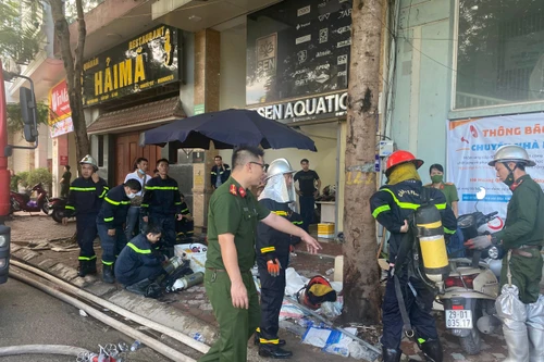 Những hình ảnh trong vụ cháy quán karaoke khiến 3 người lính cứu hỏa hy sinh