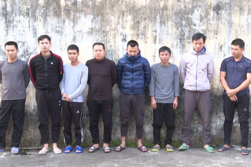 Bắt giam 8 đối tượng cá độ bóng đá, mua bán số lô - đề