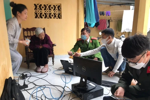 Vượt thôn, xuyên xóm cấp căn cước tận nhà phục vụ người cao tuổi