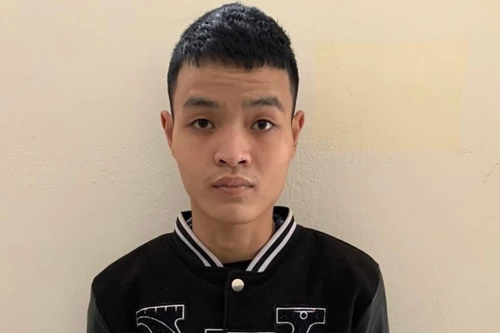 Tạm giam đối tượng rủ bạn gái nhỏ tuổi 'ăn trái cấm'