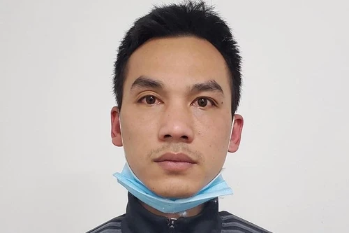 Liên tục lấy trong quần ra nhiều gói nilon chứa ma túy khi 'đụng trúng' Công an