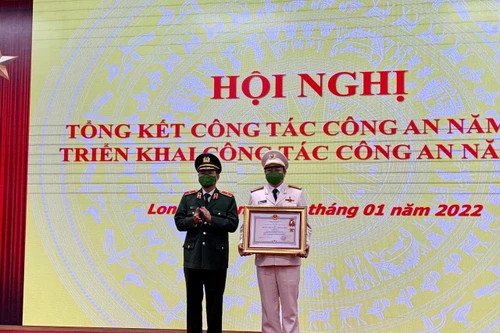 Xứng đáng danh hiệu Anh hùng Lực lượng vũ trang nhân dân