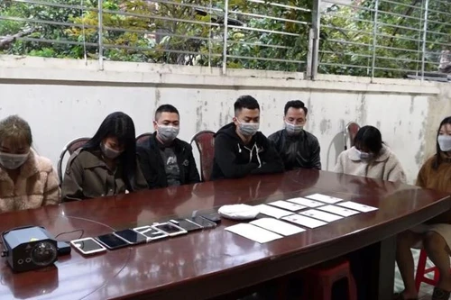 Phát hiện 7 nam nữ mở tiệc thác loạn ma túy trong nhà nghỉ