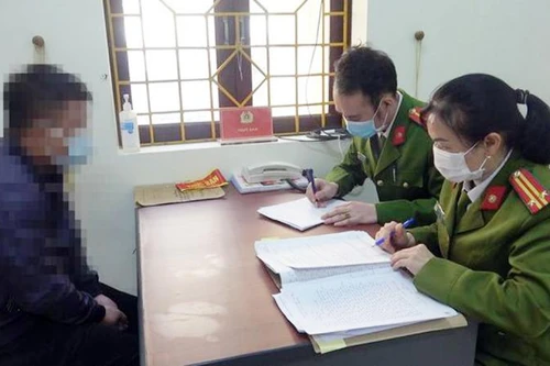 Mua dâm thiếu nữ chưa đủ 18 tuổi, 5 gã trai bị khởi tố