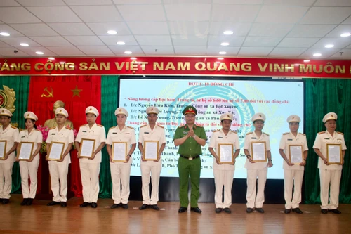 Nỗ lực phấn đấu hoàn thành xuất sắc mọi nhiệm vụ