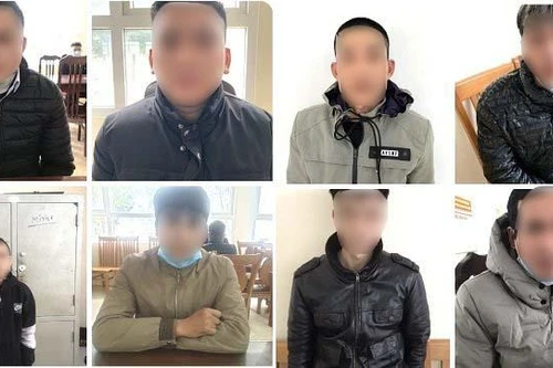 Phá sới bạc cực 'khủng' ngày mồng 3 Tết, bắt 49 đối tượng