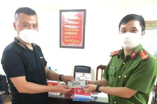 Đã tìm được người để quên 10 triệu đồng ở cây ATM Techcombank