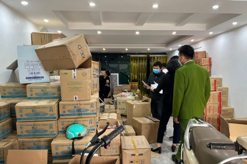 Phát hiện 400 kit xét nghiệm Covid-19 nhập lậu 