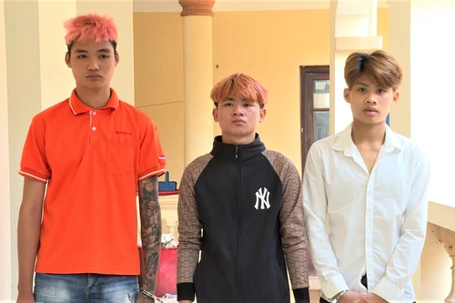 Ba gã choai choai rủ nhau đi cướp tài sản