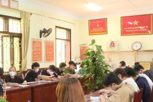 Hàng loạt sinh viên là 'chân rết' của đường dây mua bán tài khoản ngân hàng