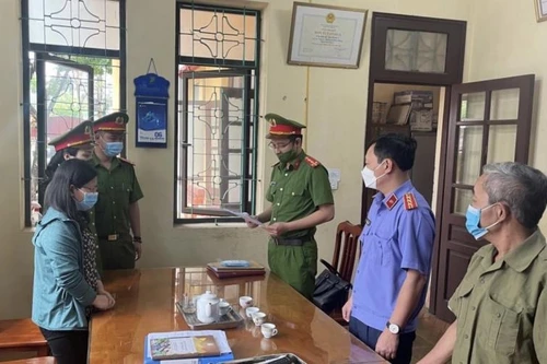 Nữ nhân viên Bưu điện huyện chiếm đoạt hàng tỷ đồng của khách