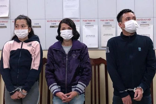 Ổ nhóm dàn cảnh móc túi ở khu vực phố cổ Hà Nội bị bắt