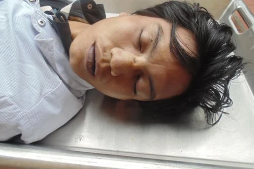 Tìm tung tích nạn nhân chết trong nhà vệ sinh công cộng ga Long Biên