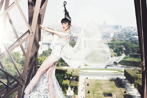Jessica Minh Anh sẽ biến tháp Eiffel thành sàn diễn thời trang