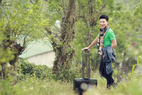 Chàng ca sĩ điển trai Việt Tú tung single "hot" đón Giáng sinh