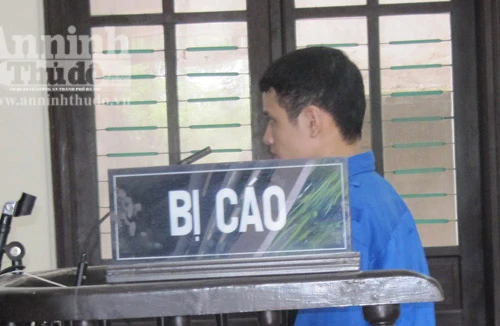 Buôn bán lỗ, lại bị ép "làm luật", nên đâm chết người