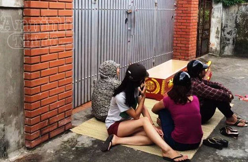 Chồng lĩnh án tù chung thân, vợ mang quan tài đi đòi tiền... chạy án