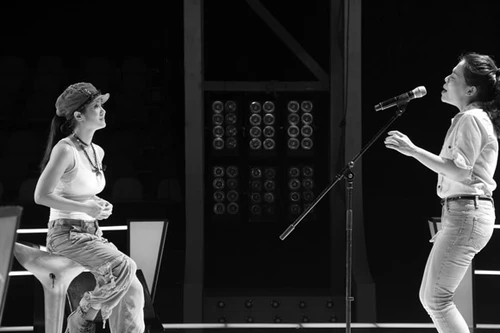 Đội Hồng Nhung nỗ lực "làm mới" các ca khúc còn mãi với thời gian