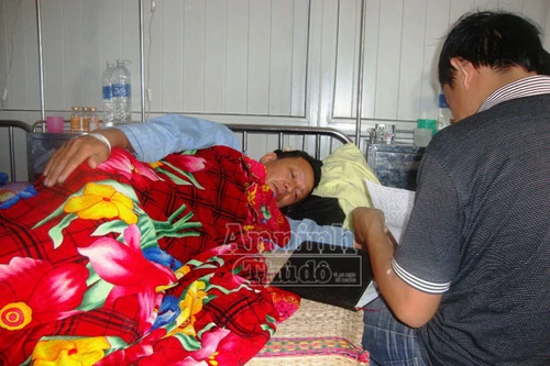 Vô cớ bị hàng xóm dùng ống tuýp đánh trọng thương