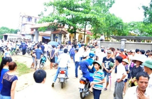 Nam sinh lớp 11 dùng dao đâm chết bạn học