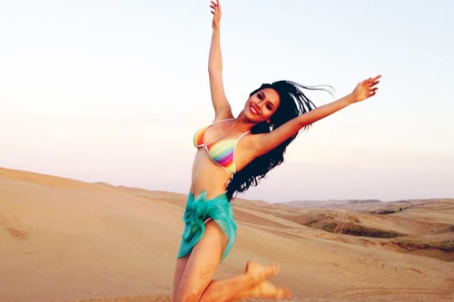 Hoàng My lọt vào top 40 Hoa hậu Biển