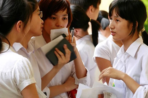 Đề Văn khẳng định chủ quyền đất nước và lòng tự hào dân tộc