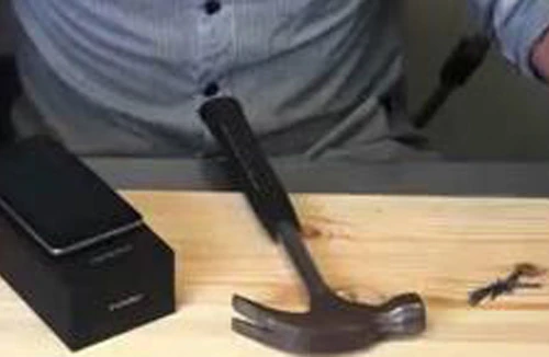 Chồng dùng búa đinh đánh vỡ đầu vợ đúng ngày 1 Tết