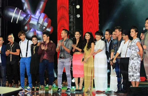 "Tàn cuộc" Giọng hát Việt nhí vẫn "hot" hơn "đàn anh" 