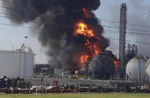 Nổ nhà máy hóa chất, 1 người chết, 73 người bị thương