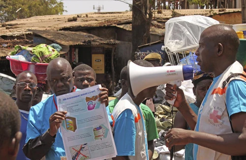 8 tuyên truyền viên dịch Ebola bị sát hại dã man trong vùng bệnh