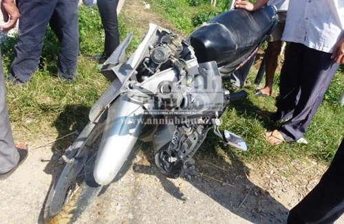 Nam thanh niên bị tàu đâm văng xa 12m