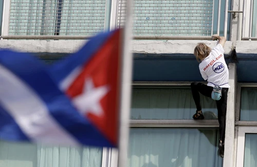 Người nhện Alain Robert lập kỷ lục mới