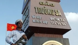 Bác tin tàu Hải giám Trung Quốc “chặn đuổi” tàu công vụ Việt Nam