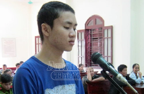 Nữ giáo viên bị trai làng đánh trọng thương, hiếp dâm, cướp tài sản