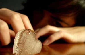 Xin lỗi chồng, em không quên được người ấy