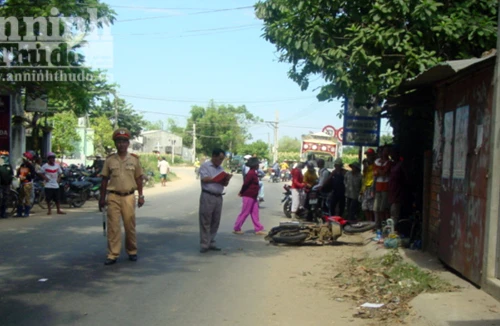 Ông lão nghèo bị tông chết khi đi cắt cỏ 
