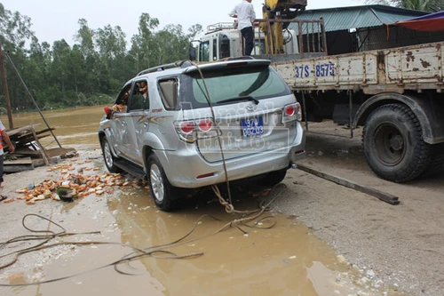 Tìm thấy thi thể Phó giám đốc Sở Công thương Nghệ An bị lũ cuốn trôi