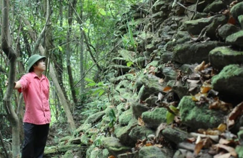 Phát hiện thành lũy cổ bằng đá